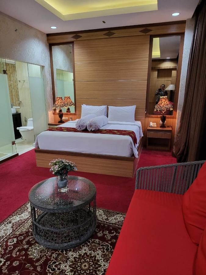 Grand Buana Lestari Hotel Паданг Екстер'єр фото