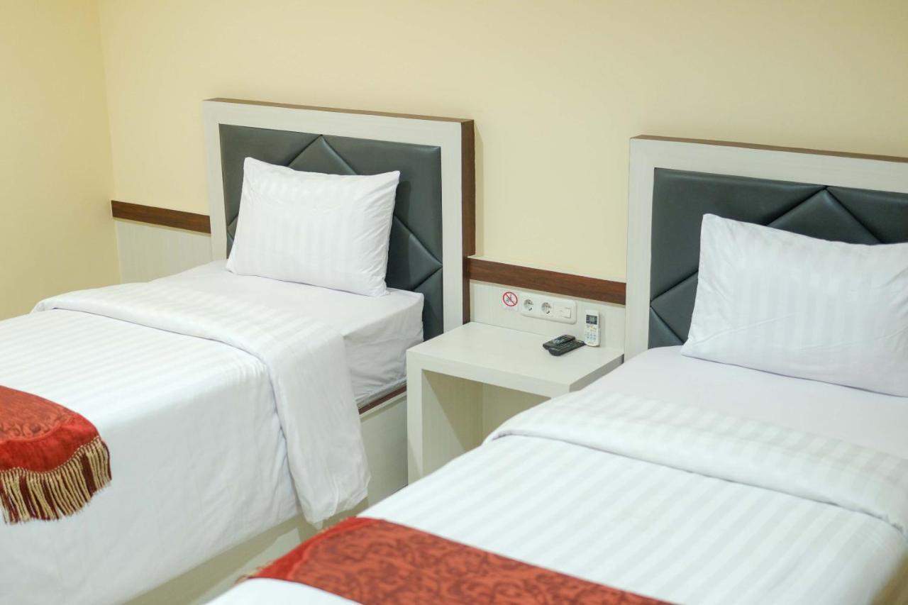 Grand Buana Lestari Hotel Паданг Екстер'єр фото