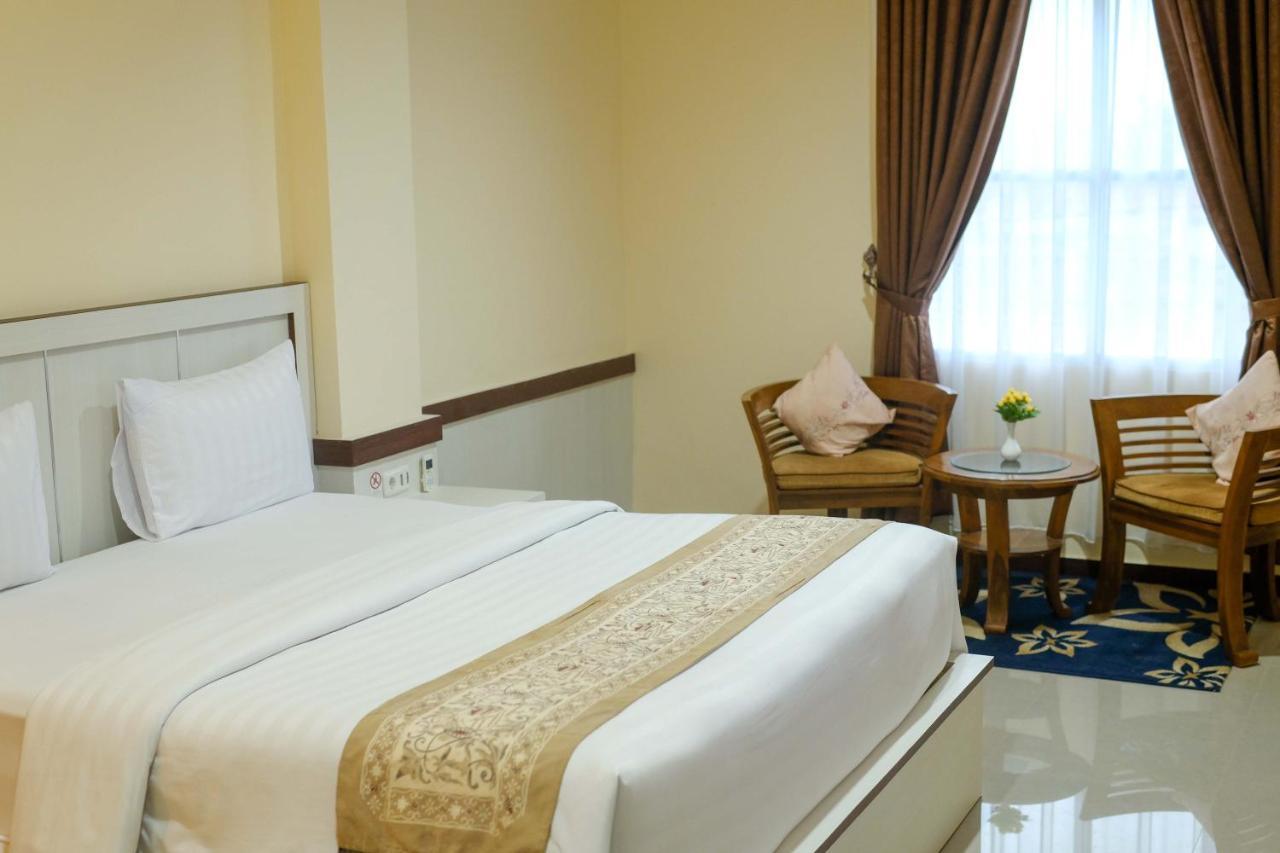 Grand Buana Lestari Hotel Паданг Екстер'єр фото