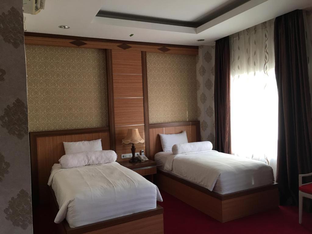 Grand Buana Lestari Hotel Паданг Екстер'єр фото